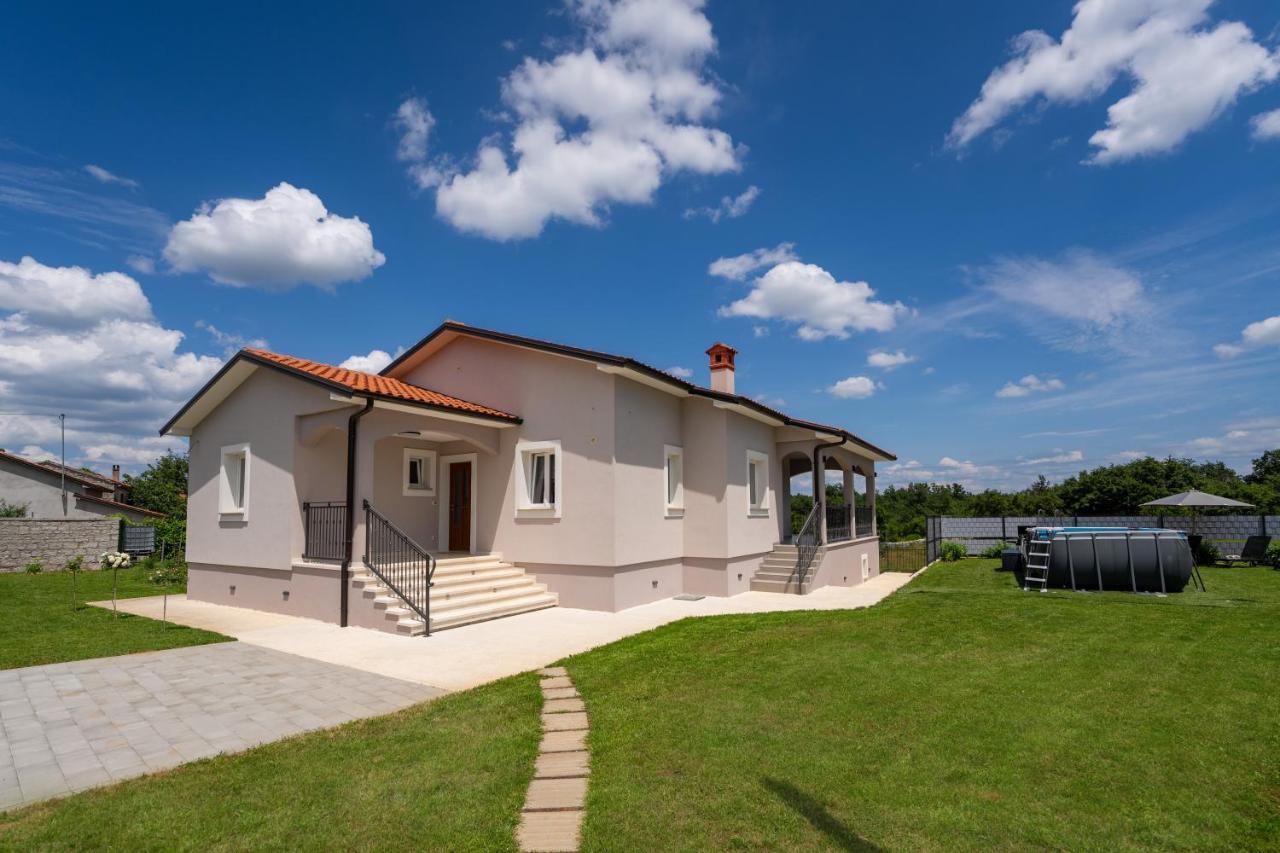 Holiday House Leana Pazin Exteriér fotografie