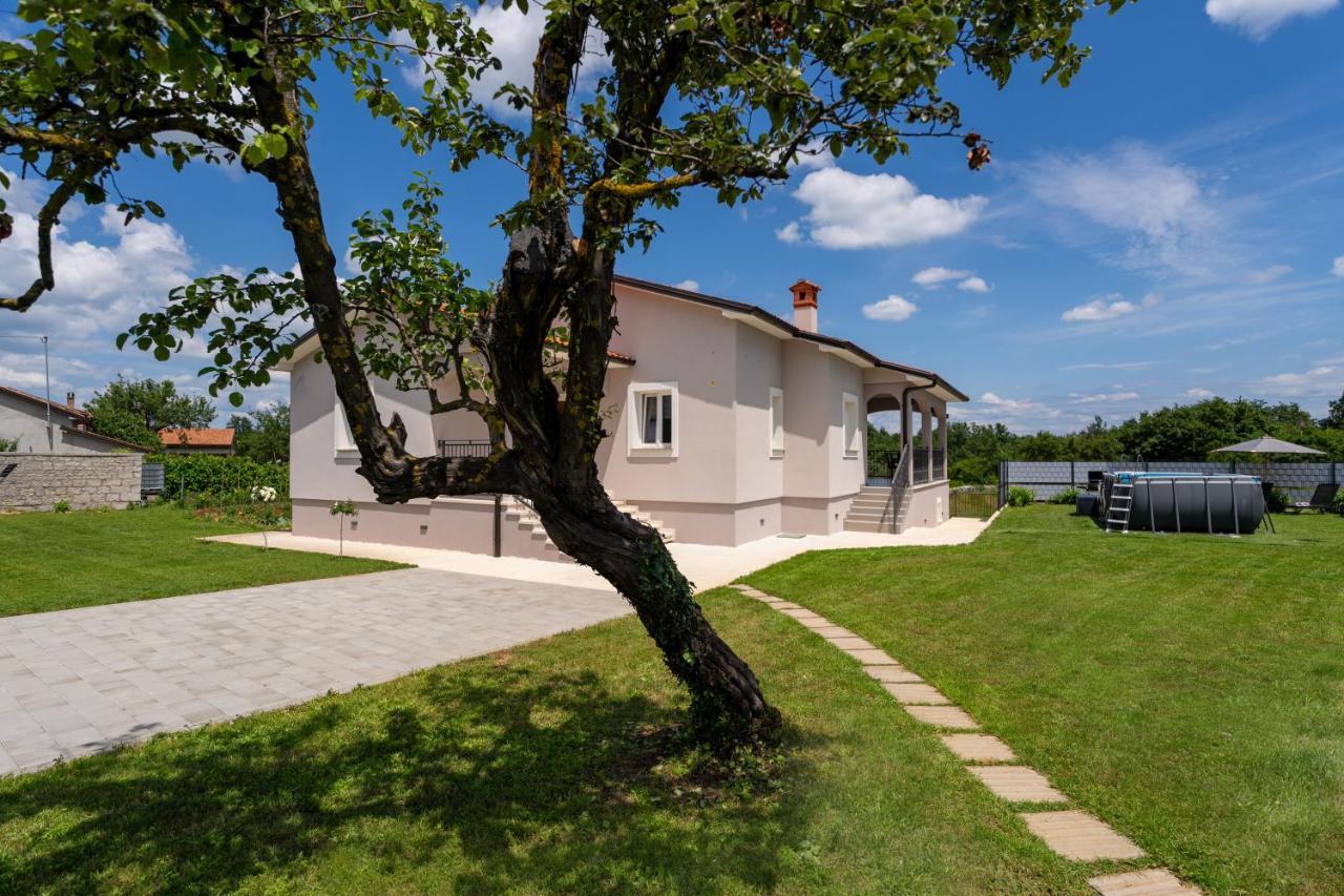 Holiday House Leana Pazin Exteriér fotografie