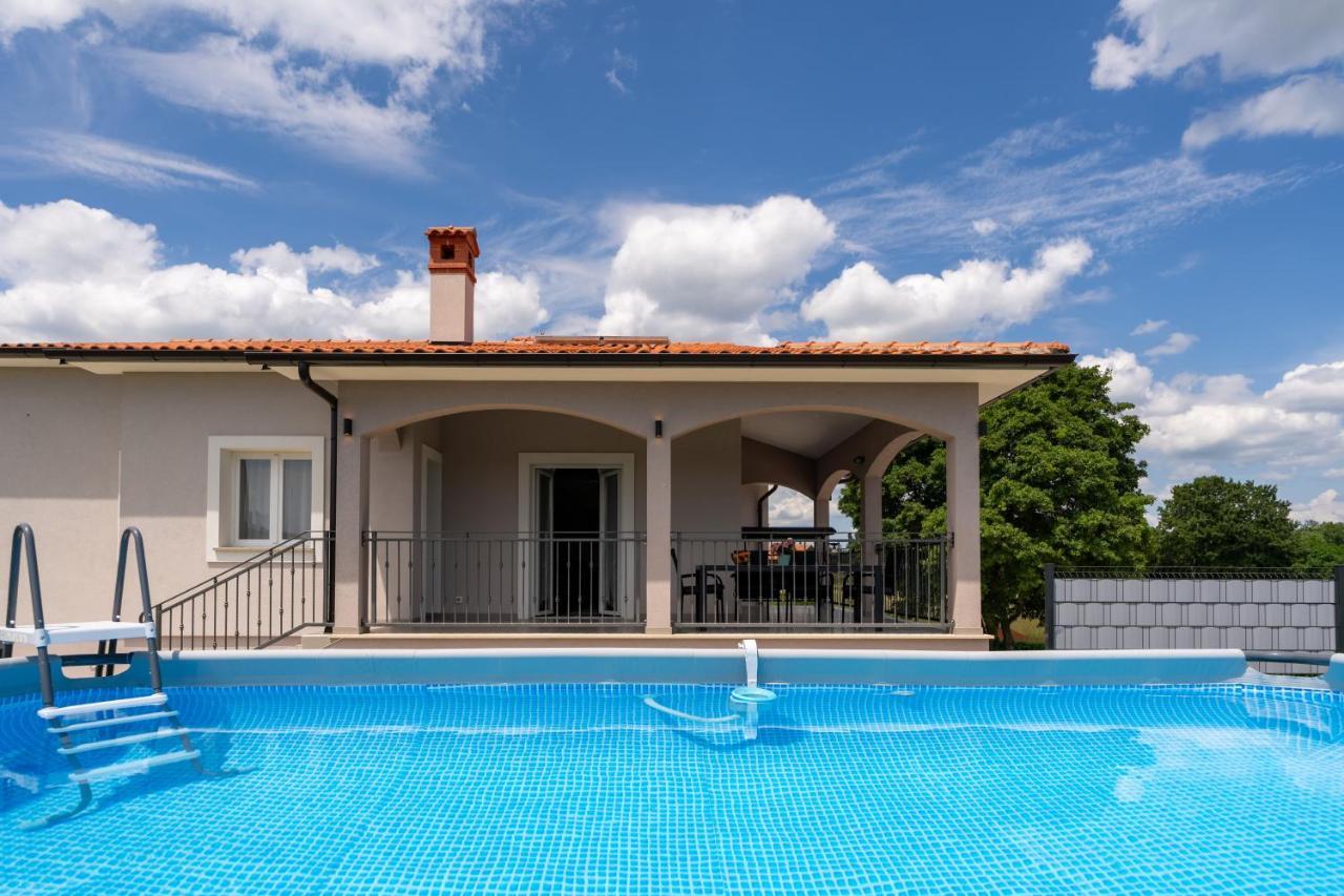 Holiday House Leana Pazin Exteriér fotografie