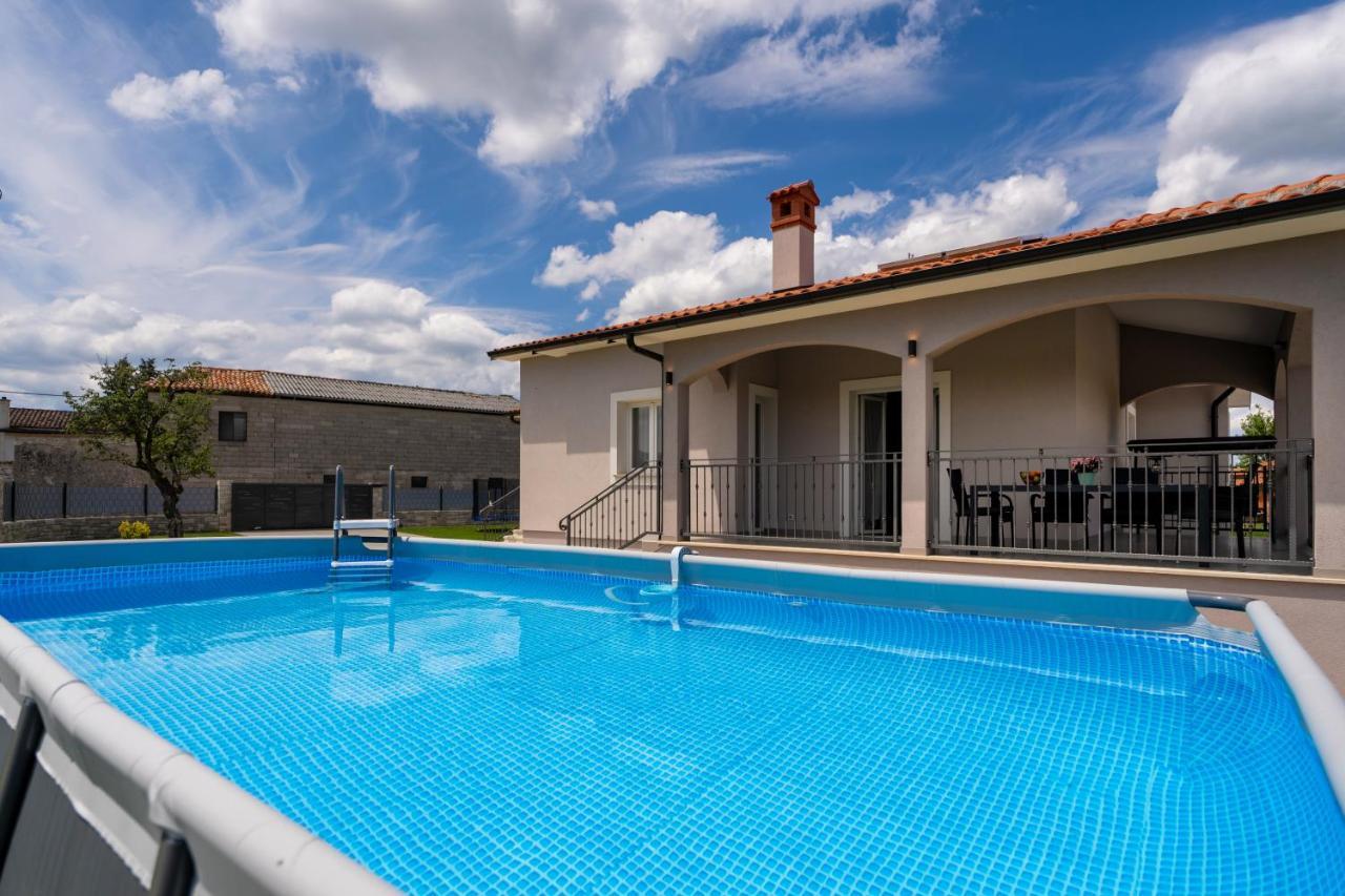 Holiday House Leana Pazin Exteriér fotografie