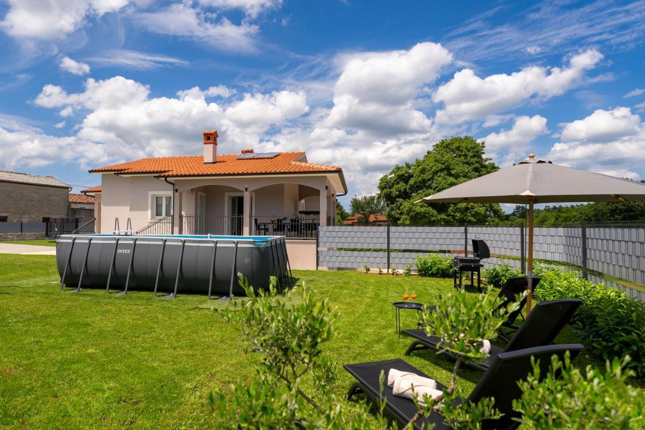 Holiday House Leana Pazin Exteriér fotografie