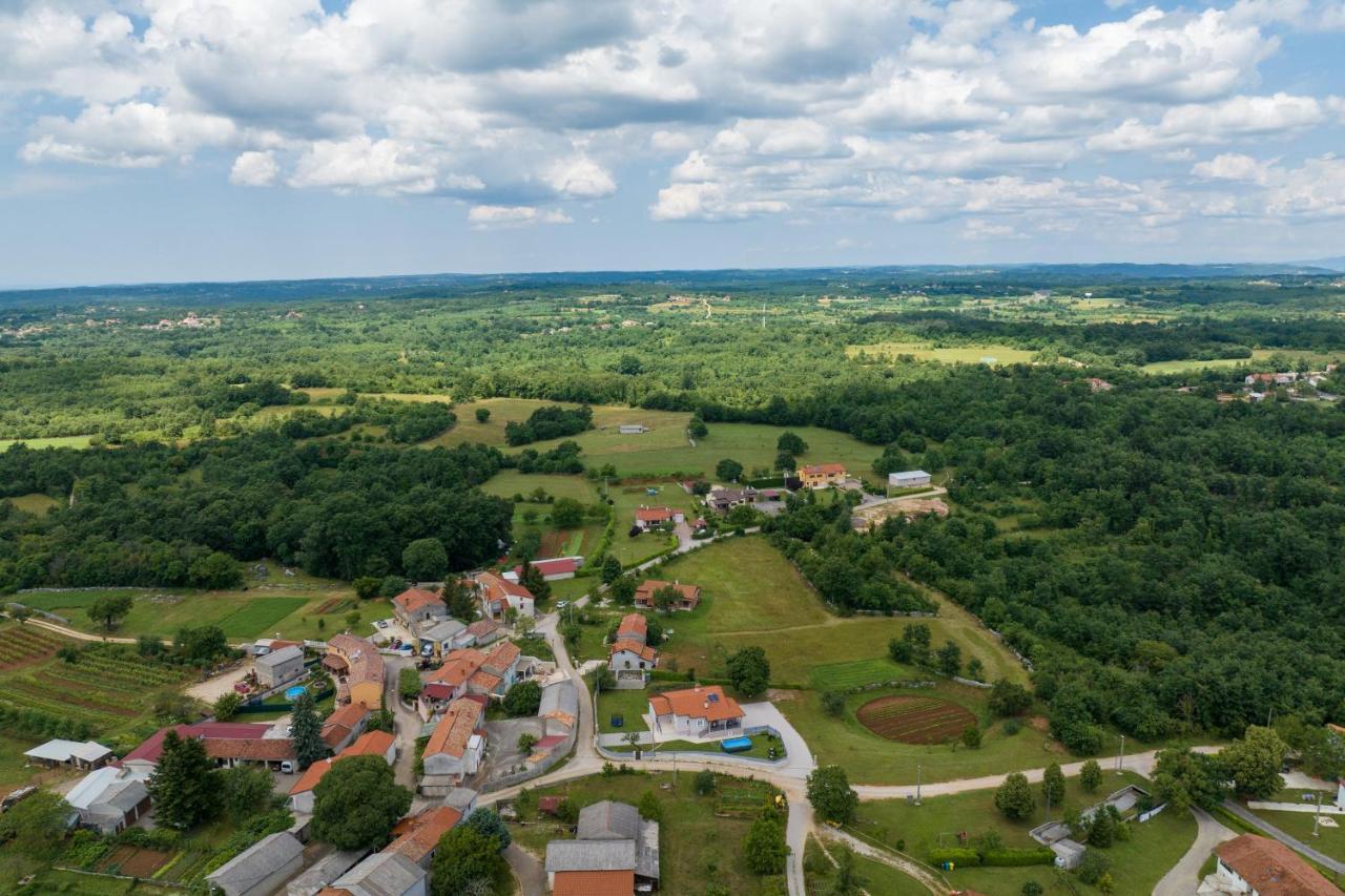 Holiday House Leana Pazin Exteriér fotografie