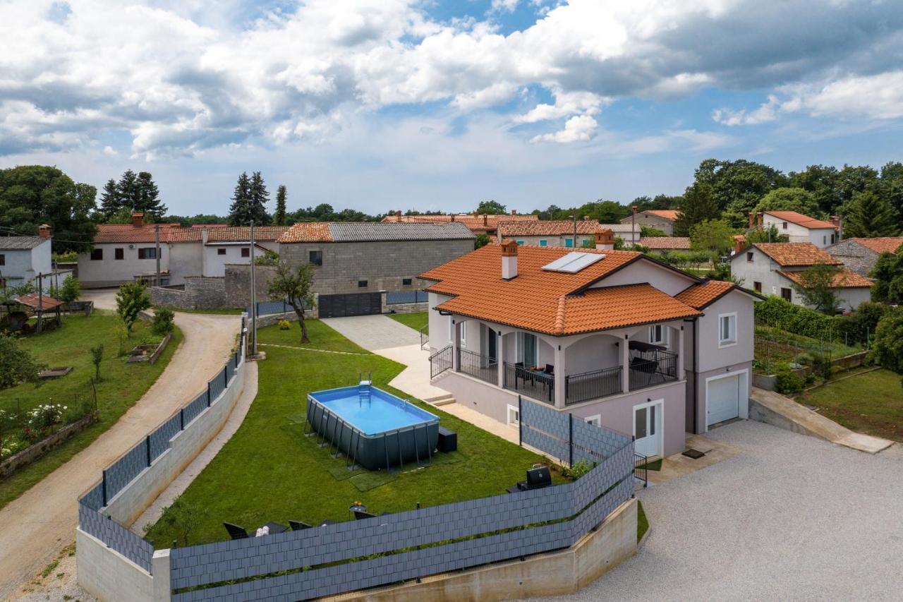 Holiday House Leana Pazin Exteriér fotografie